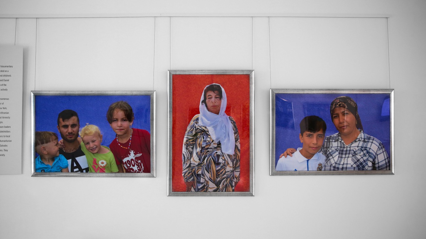 Concerned Photographer コンサーンド フォトグラファー展 Photography exhibition at Brown's Watson Institute features faces
